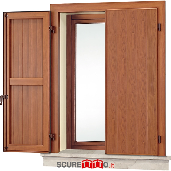 Scuro oscurante con cardini su telaio di cassa visibile